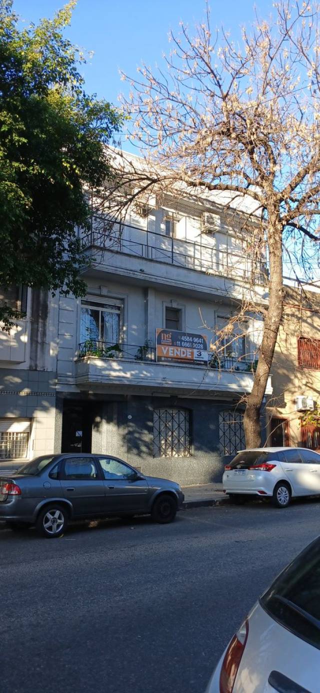 Trelles 1387 , Trelles 1387 Piso 1°- Villa Mitre - Tres AmbientesalFrente con Balcón Luminoso