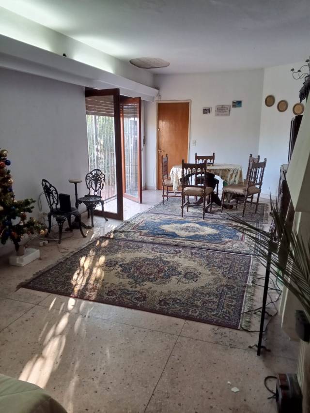Vendo Casa esquin de 3 dormit en Parque Chacabuco, Codoba Argentina