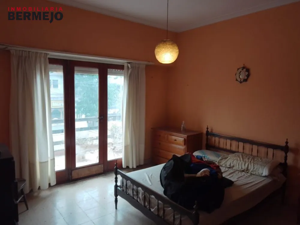 Local u Oficina en Venta Zona II de Miramar. Estado Bueno. 3 Habitaciones. 4 Baños. Apto Crédito