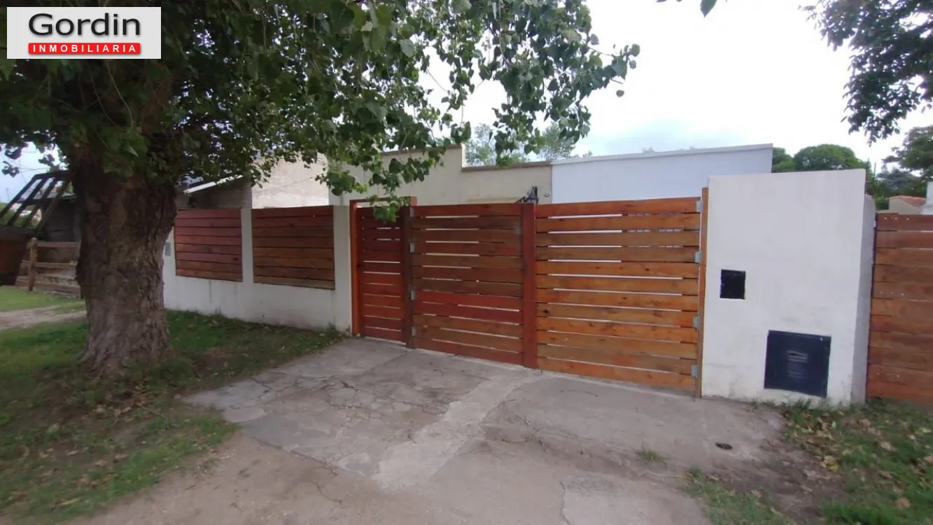 Casa en Venta Parquemar de Miramar. Estado Muy Bueno. 4 Habitaciones. 2 Baños. Apto Crédito