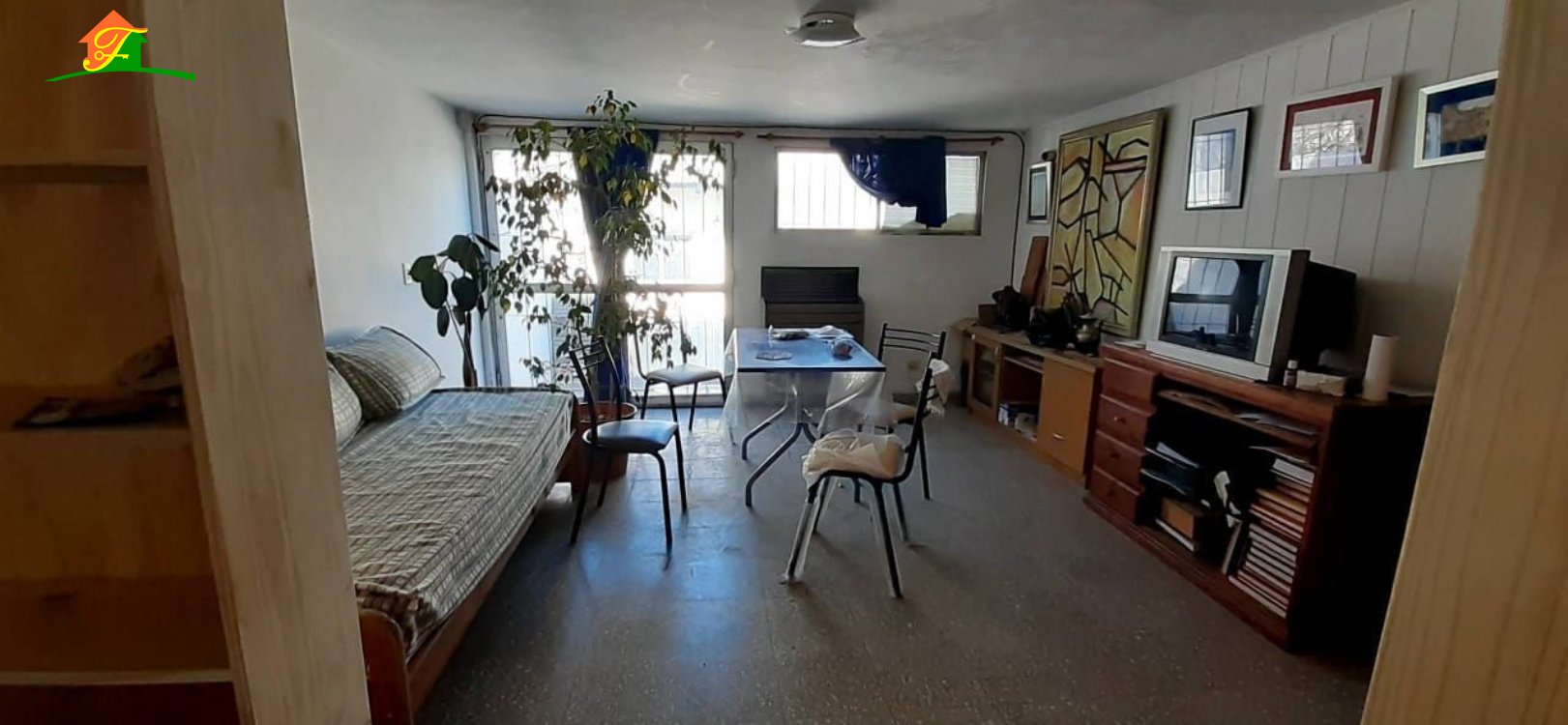 Local u Oficina en Venta Las Palmas de Miramar. Estado Excelente. 1 Habitación. 1 Baño. Apto Crédito