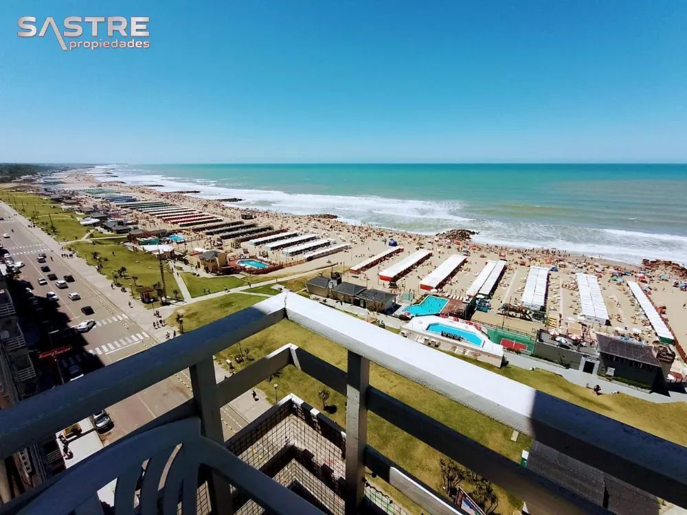 Departamento en Venta Zona I de Miramar. Estado Excelente. 3 Habitaciones. 3 Baños.