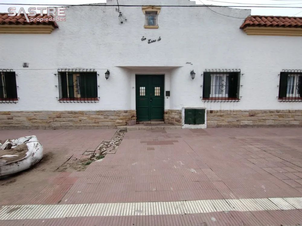 PH en Venta Zona II de Miramar. Estado Bueno. 1 Habitación. 1 Baño.