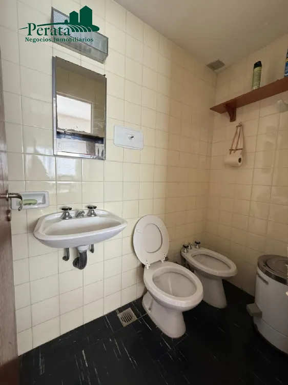 Departamento en Venta Zona I de Miramar. Estado Bueno. 1 Habitación. 1 Baño.
