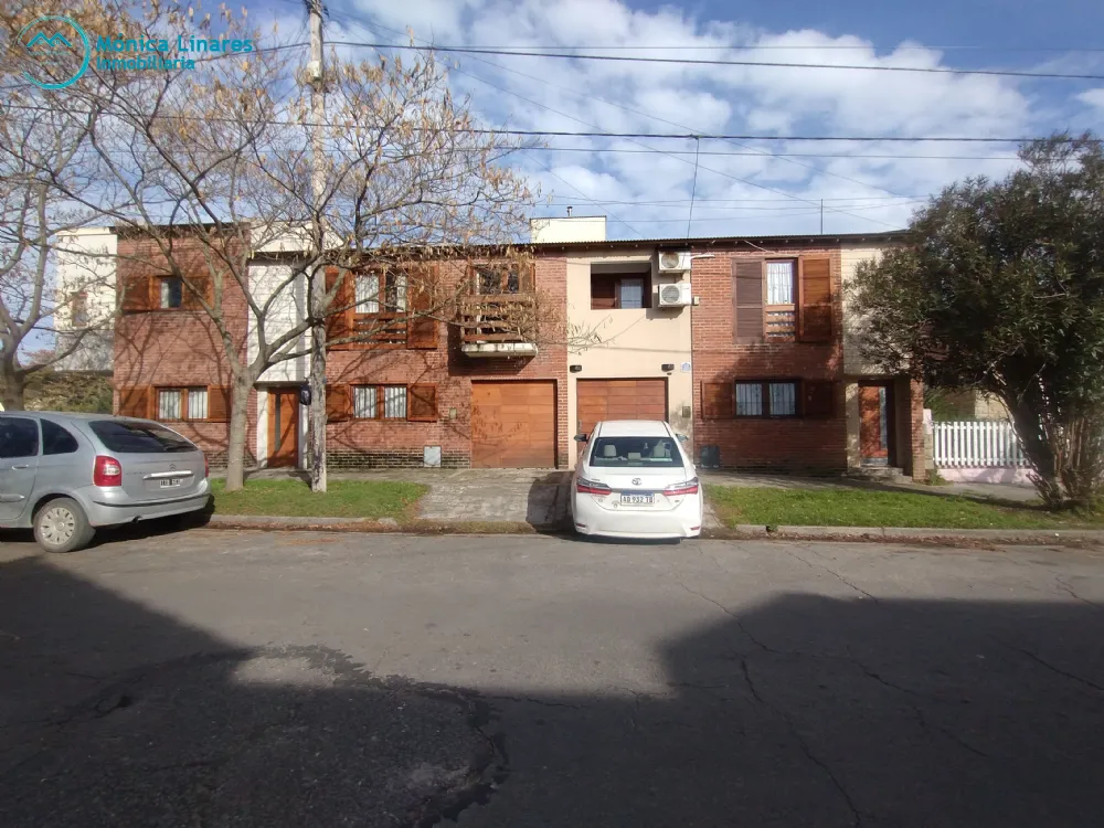Dúplex en Venta Zona II de Miramar. Estado Muy Bueno. 2 Habitaciones. 2 Baños. Apto Crédito
