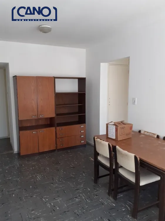 Departamento en Venta Zona IV de Miramar. Estado A Reciclar. 1 Habitación. 1 Baño.