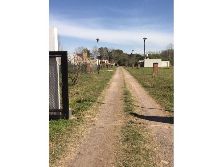 VENTA CASA DOS DORMITORIOS CON PISCINA IBARLUCEA BARRIO TERRUÑO