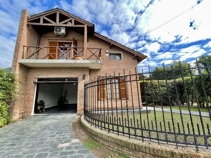 CASA EN FISHERTON CON GRAN PARQUE