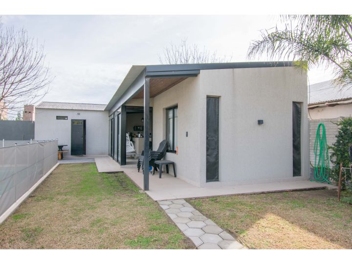 Casa 1 dormitorio en Villa San Juan.