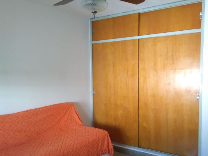 VENDO CASA MAS LOCAL ESQUINA, RECIBE DEPARTAMENTO