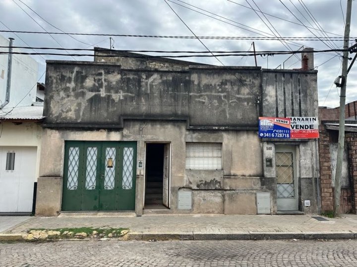Arroyito, a 1 cuadra de Av. Alberdi
