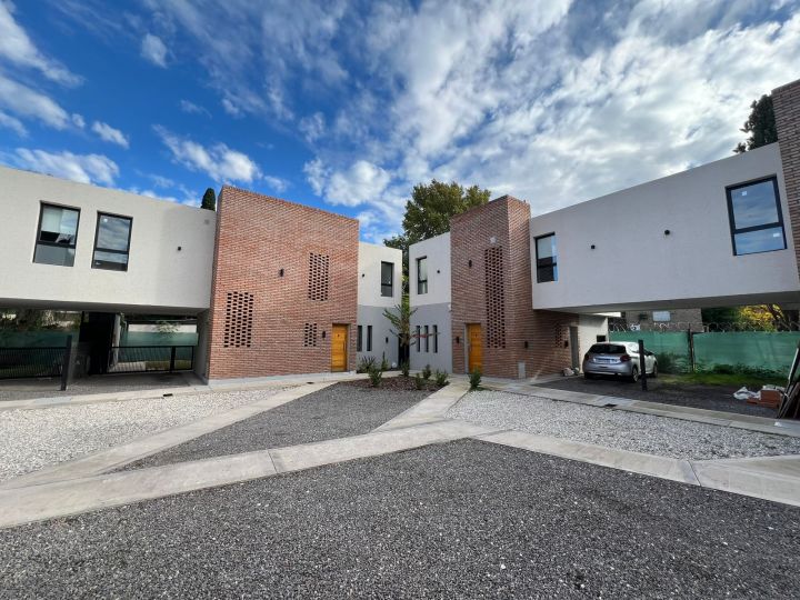 Condominio de casas tipo duplex - Fisherton