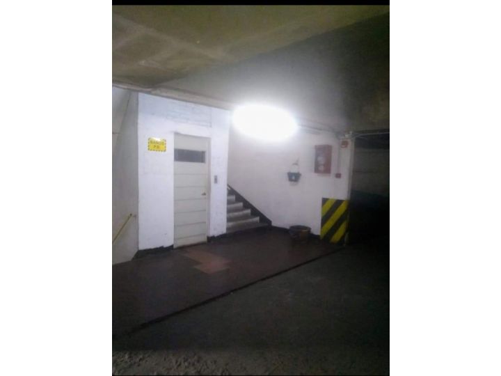 VENDO COCHERA, A UNA CUADRA DE TRIBUNALES