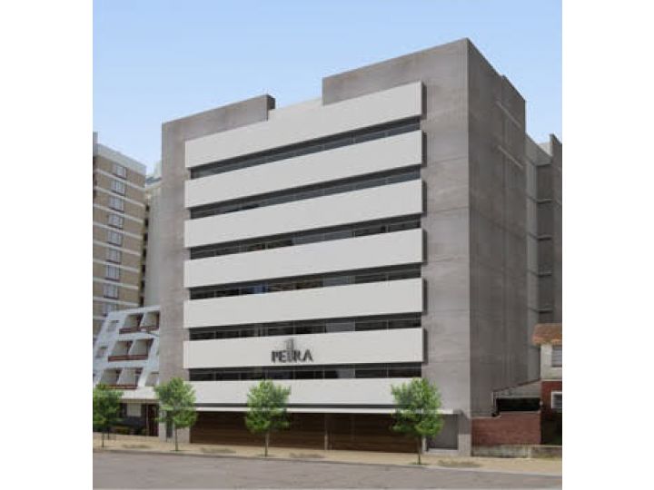 Alquiler temporario cochera en Miramar.  Edificio Petra.