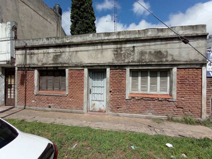 Casa a reciclar sobre lote de 218m2