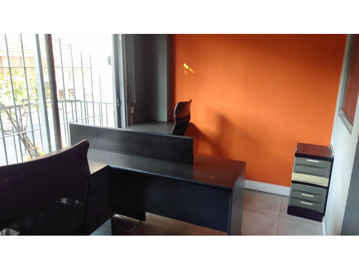 Oficina Comercial Sobre Av San Juan Al 4100 (Ideal Call Center)