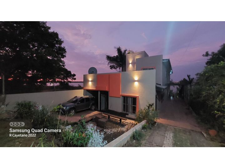 Vendo o permuto Casa  Barrio privado con vista al Rio y muelle Posadas