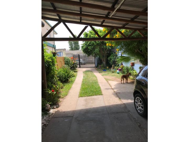 Se vende casa en San Lorenzo a media cuadra de Avenida San Martin.