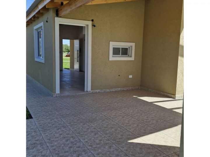 Hermosa Casa estilo Chalet dos dormitorios Pueblo Esther A Estrenar