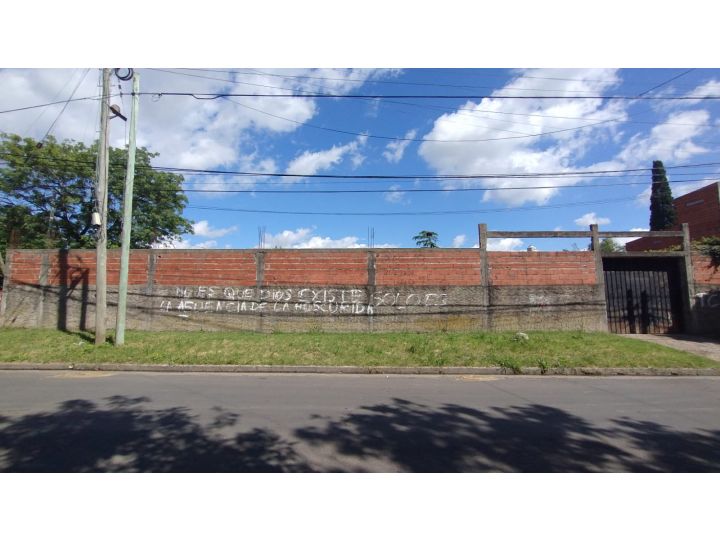LOTE EN VENTA  MORON