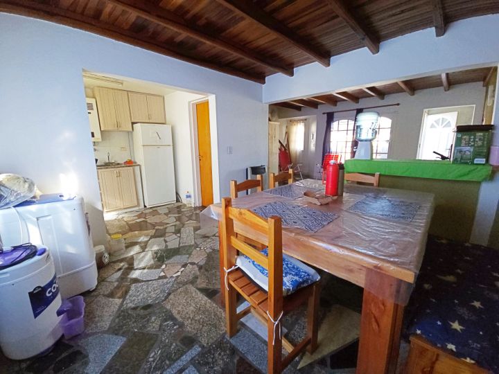 Duplex céntrico de 2 dormitorios con patio pequeño! Magnífica ubicación! Sarmiento e/Rivadavia y Cúneo