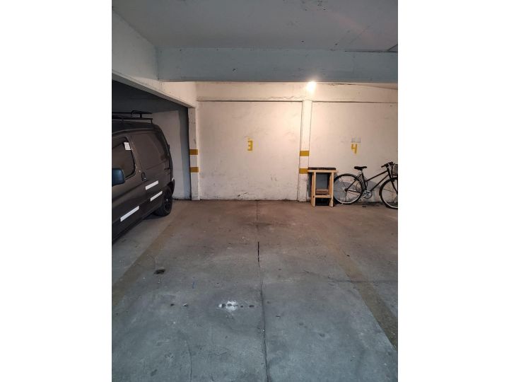 Cocher en venta, Barrio Lourdes, Rodriguez 900 Subsuelo