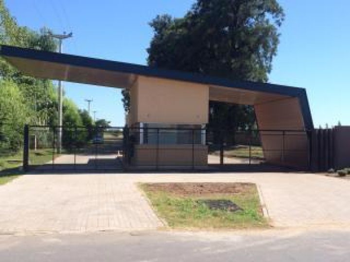 VENTA TERRENO 155 BARRIO LAS CASUARINAS IBARLUCEA