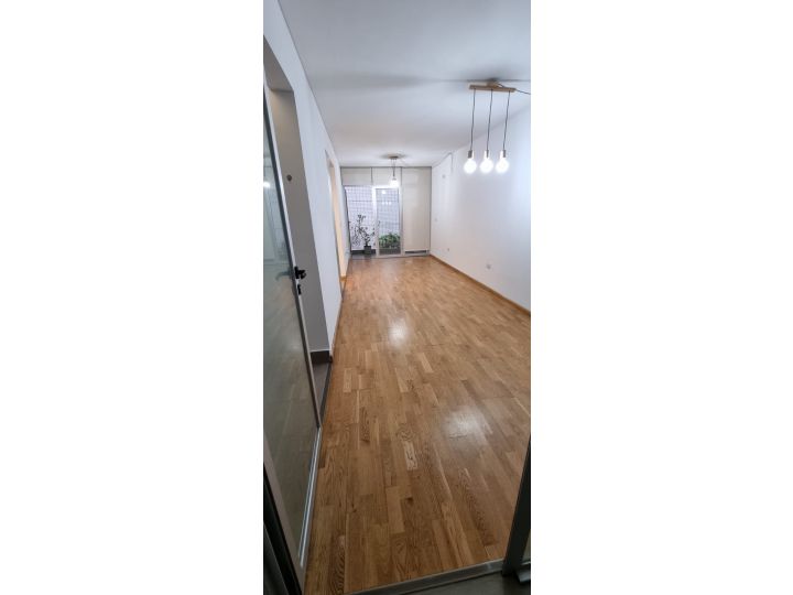 PICHINCHA. ALQUILO MONOAMBIENTE. ALVEAR 126 BIS PB. PATIO