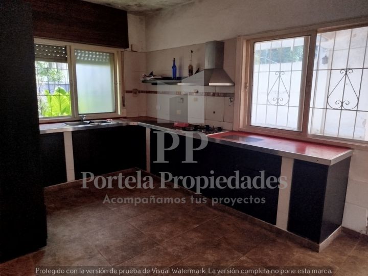 CASA 4 AMBIENTES, CASTELAR NORTE
