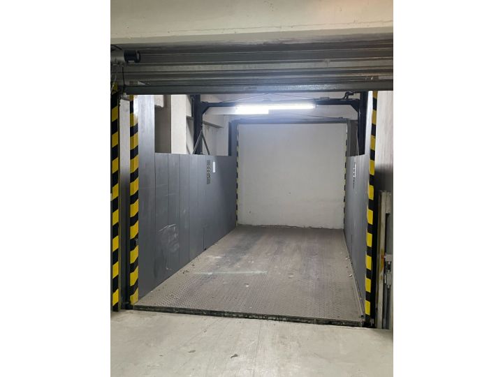 Cochera centrica en venta