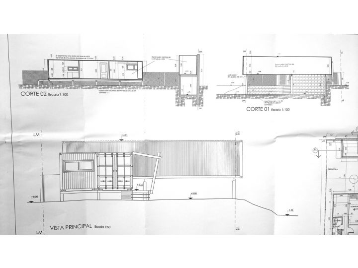 ANDINO, CASA CONTAINER CERCA DEL RIO