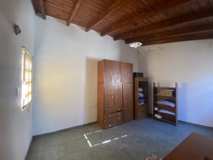 Venta. Casa de pasillo 3 dormitorios barrio Abasto