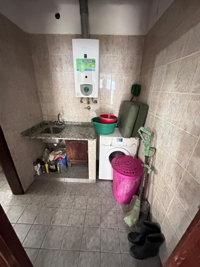 VENTA CASA 2 DORMITORIOS LOMAS DE ALBERDI