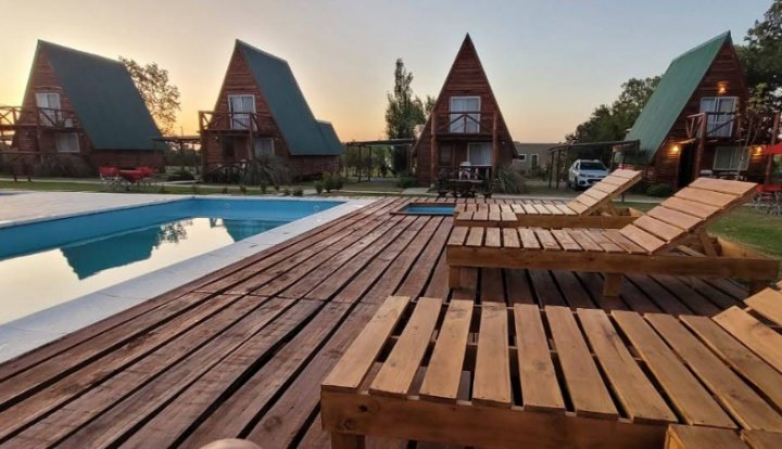Complejo de Cabañas del Cantón Valais - Baradero - Piletas - Parrillas - SUM - 1020m²