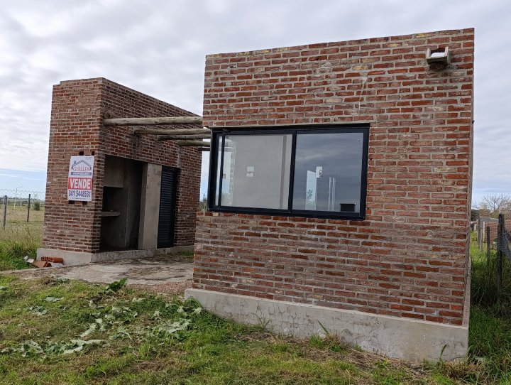 EXCELENTE OPORTUNIDAD- CASA CON TERRENO EN VENTA- La Vanguardia