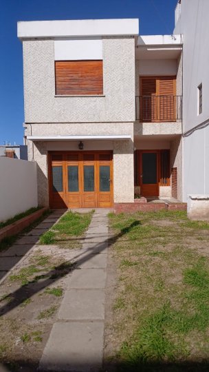 Casa Céntrica Victoria, Piaggio 333. 4 Dormitorios