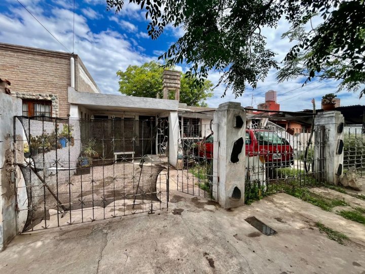 VENDO CASA MARQUES DE SOBREMONTE