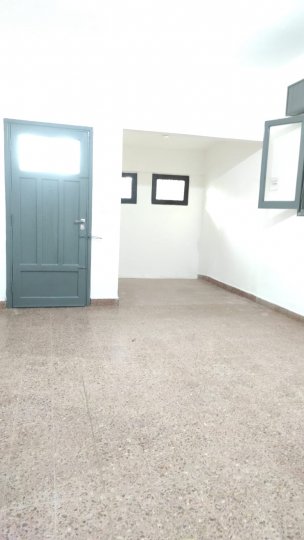 CASA EN ALQUILER CON PATIO - SARANDÍ