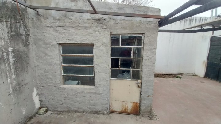 VENTA PASAJE SABATHIE 7908 CASA DE DOS DORMITORIOS (Arreglos)